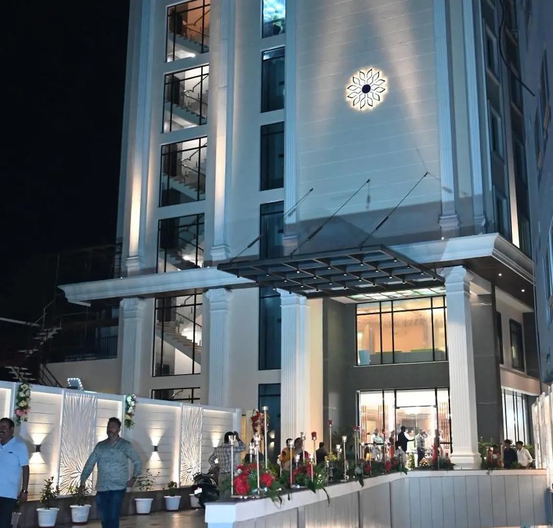 The Mudra Hotel Varanasi 4*,